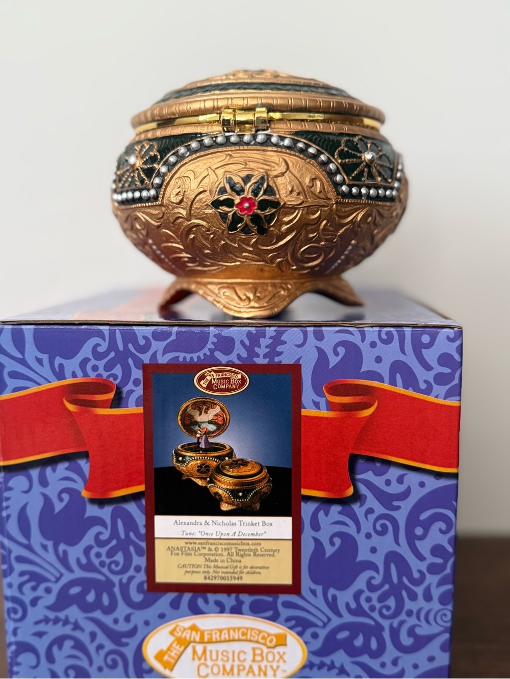 Anastasia San Francisco Music Box Company Music Box 1992 - MINT - Picture 7 of 11